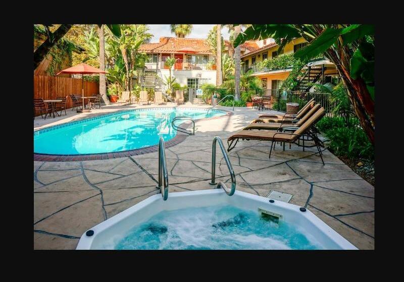 فندق Inn By The Harbor