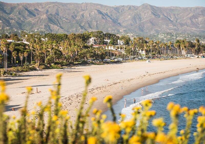 فندق Inn By The Harbor