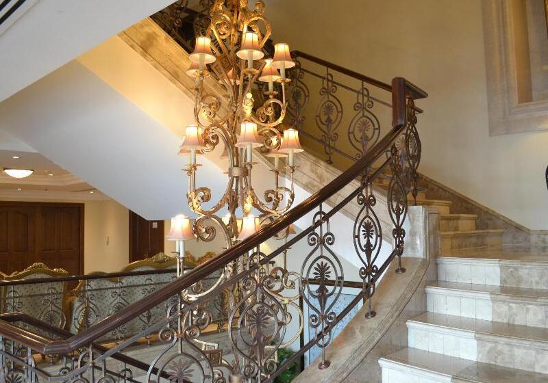 Отель Sheraton Khalidiya