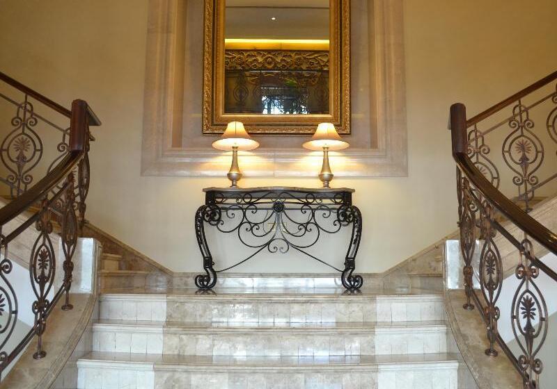 Отель Sheraton Khalidiya