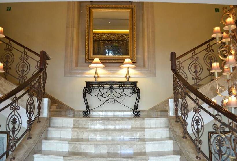 Отель Sheraton Khalidiya