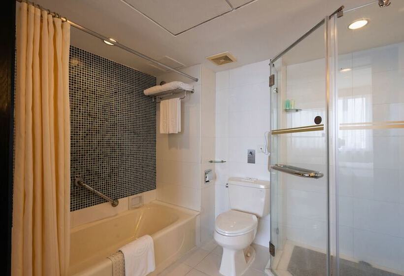 Отель Landmark Canton