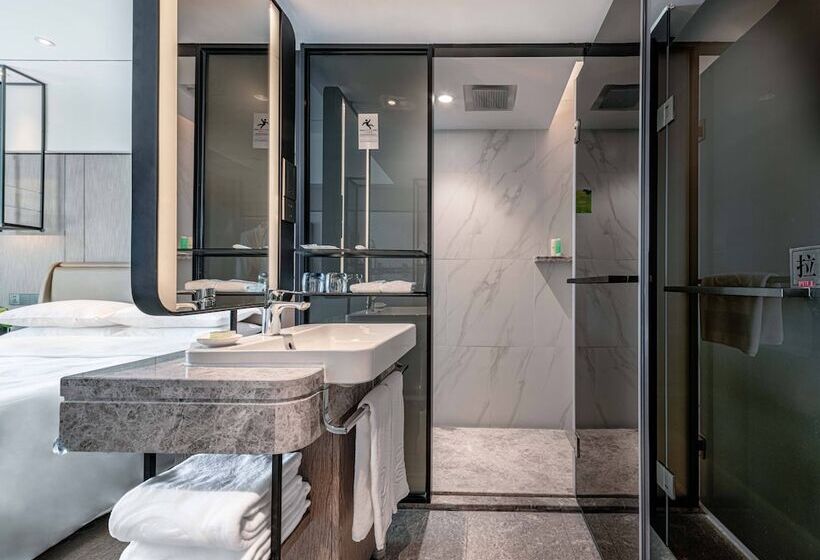 Отель Landmark Canton