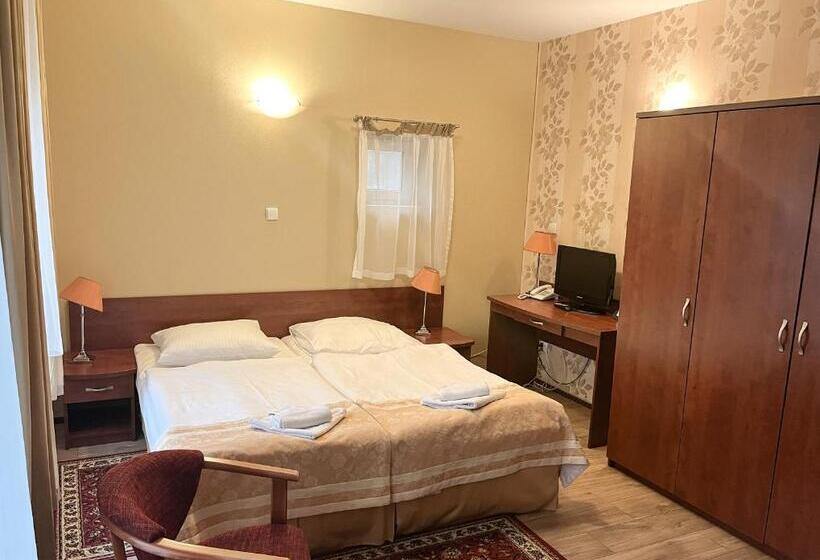 בית מלון כפרי Logos