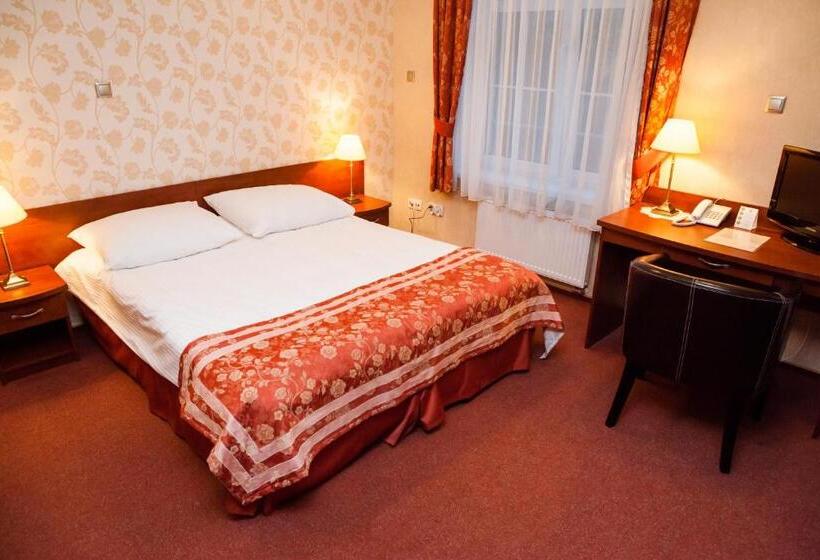 בית מלון כפרי Logos