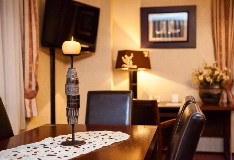 בית מלון כפרי Logos