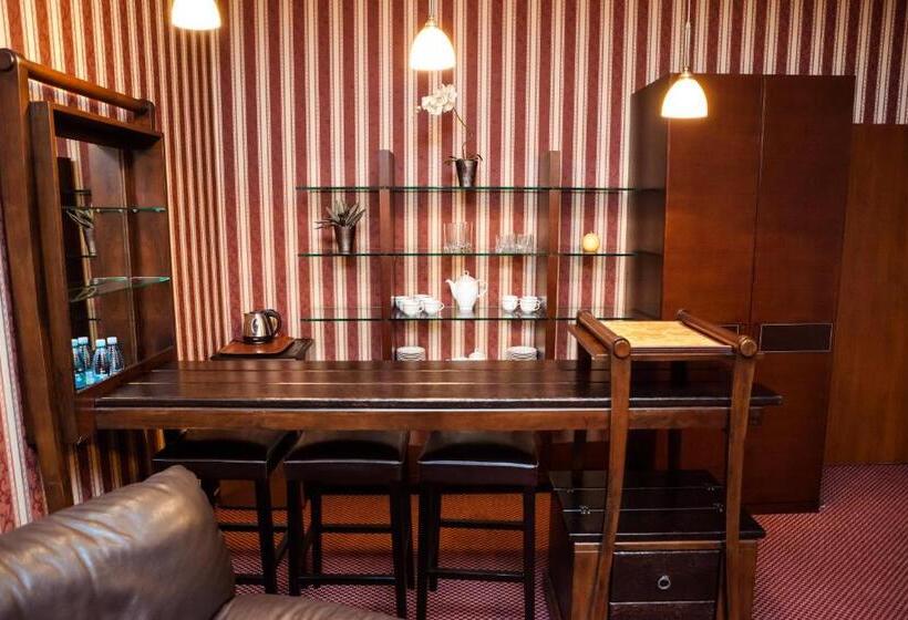 בית מלון כפרי Logos