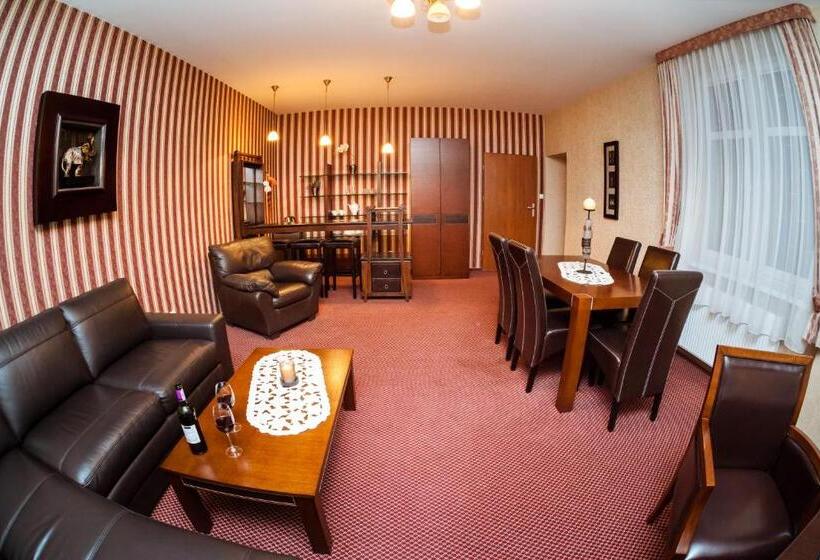 בית מלון כפרי Logos