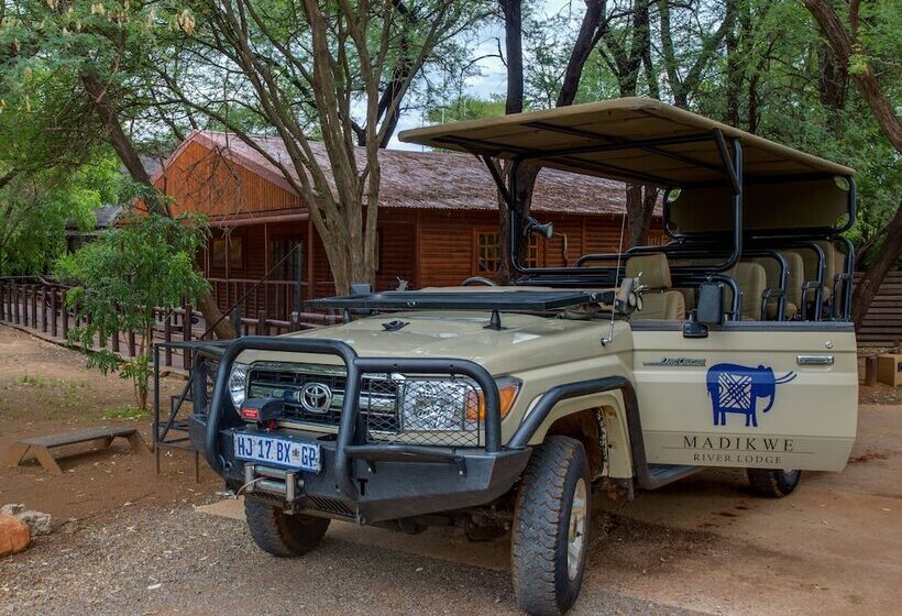 בית מלון כפרי Madikwe River Lodge