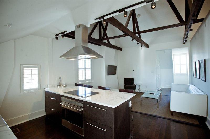 هتل Melrose Mansion