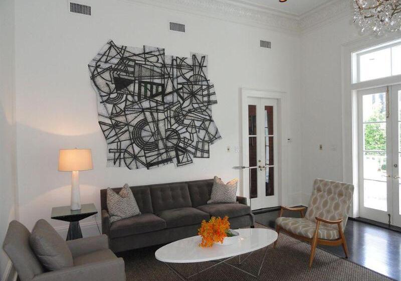 هتل Melrose Mansion