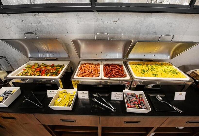 בית מלון כפרי Mercure Opole