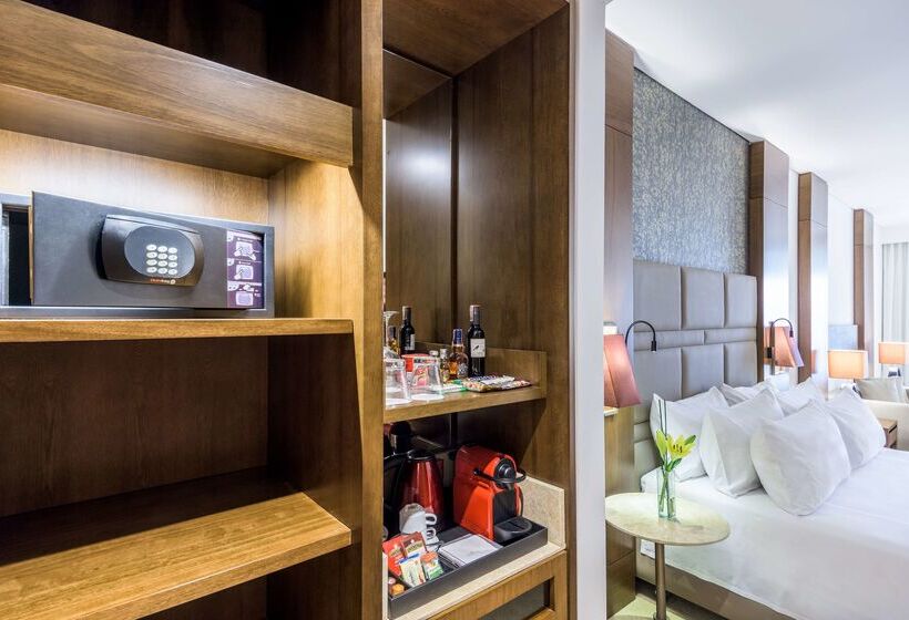 هتل NH Collection Bogotá Royal Teleport