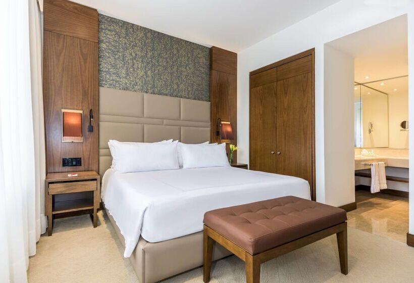 Отель NH Collection Bogotá Royal Teleport