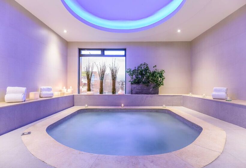 فندق NH Collection Bogotá Royal Teleport