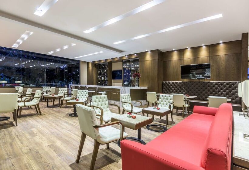 فندق NH Collection Bogotá Royal Teleport