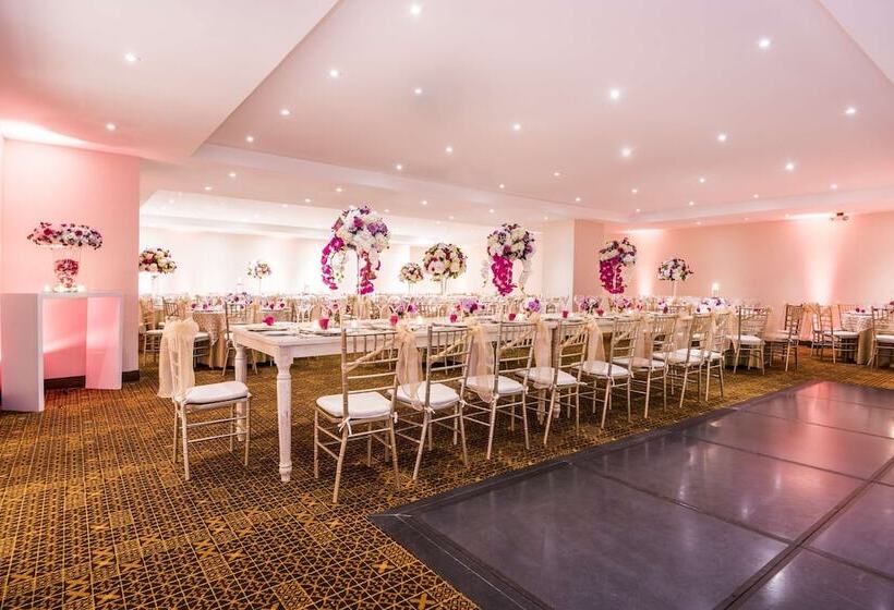 فندق NH Collection Bogotá Royal Teleport