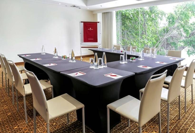 فندق NH Collection Bogotá Royal Teleport