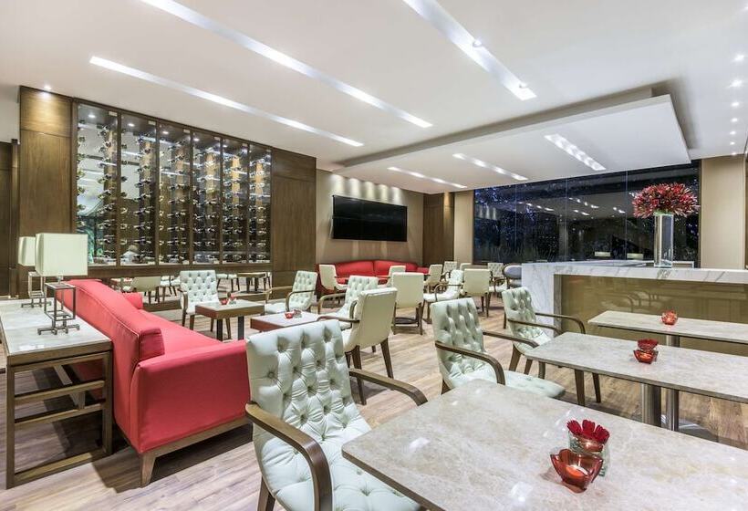 فندق NH Collection Bogotá Royal Teleport