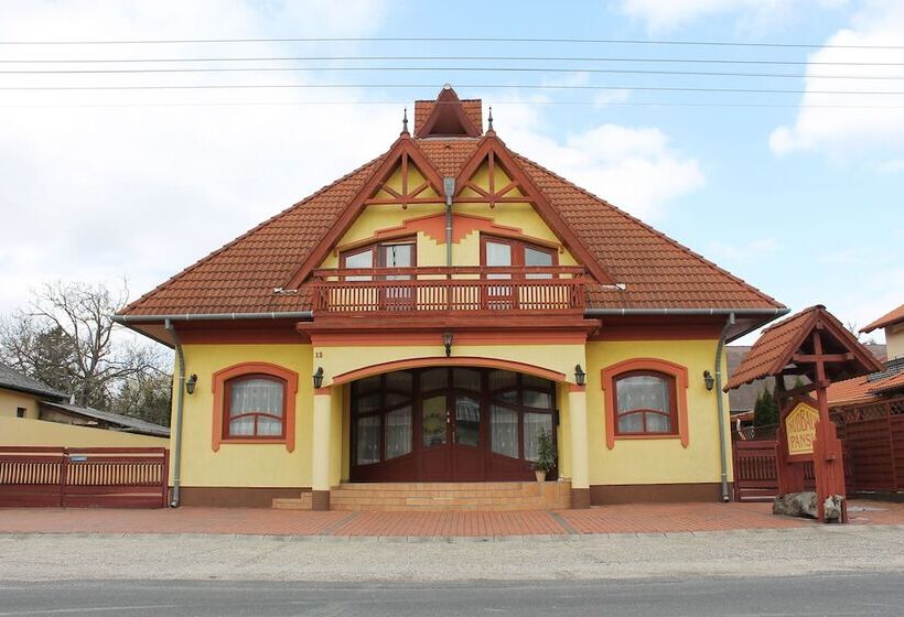 בית מלון כפרי Nussbaum Panzio