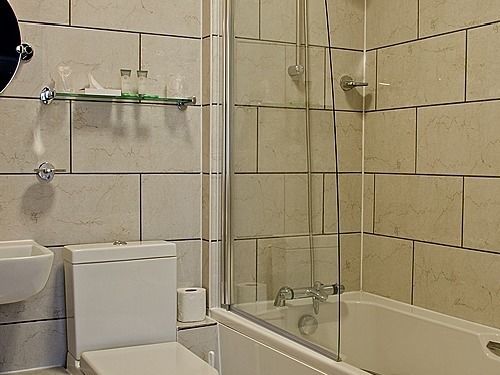 Отель Olivers Lodge