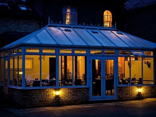 Отель Olivers Lodge