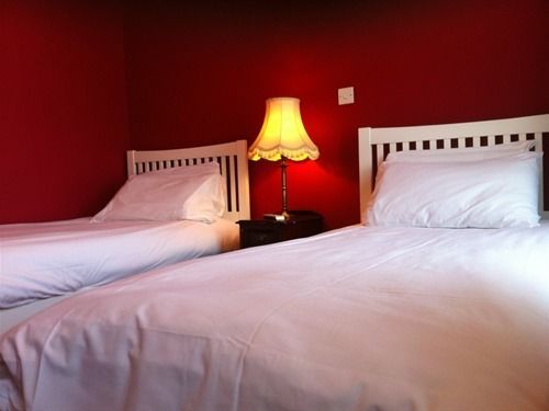 Отель Olivers Lodge