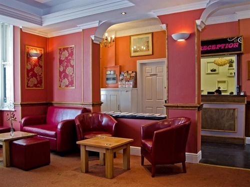 Отель Olivers Lodge