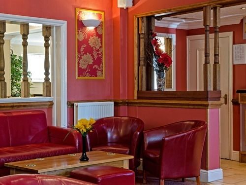 Отель Olivers Lodge