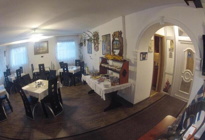 酒店 Olympos Panzió