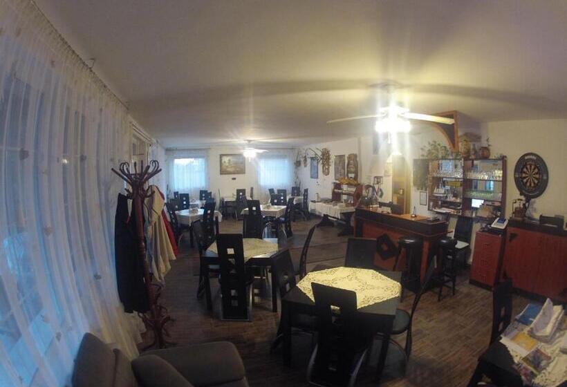 酒店 Olympos Panzió