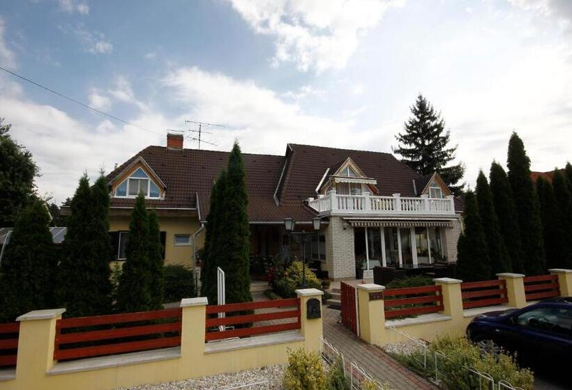 فندق Parti Panzió