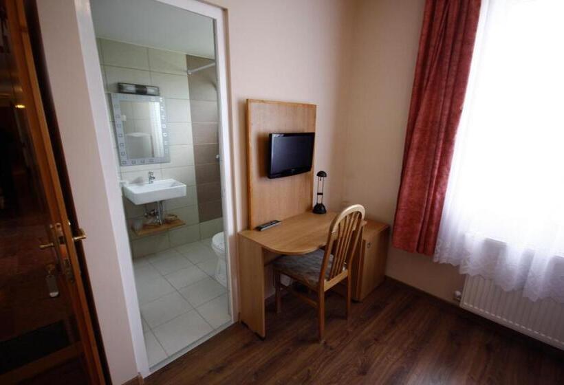 فندق Parti Panzió