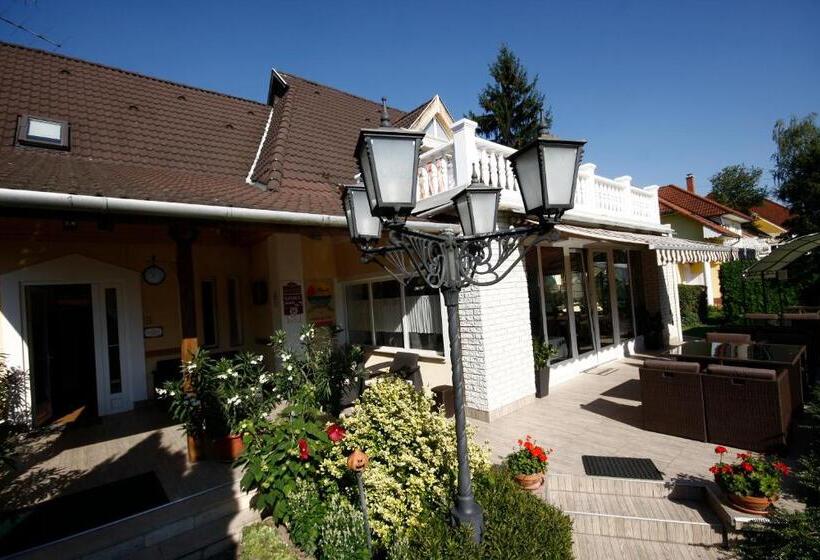 فندق Parti Panzió