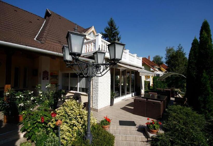 فندق Parti Panzió