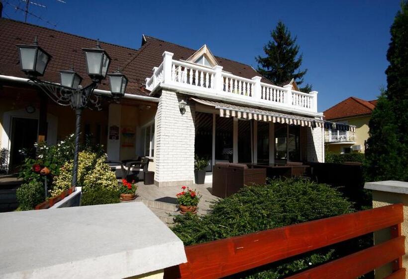 فندق Parti Panzió