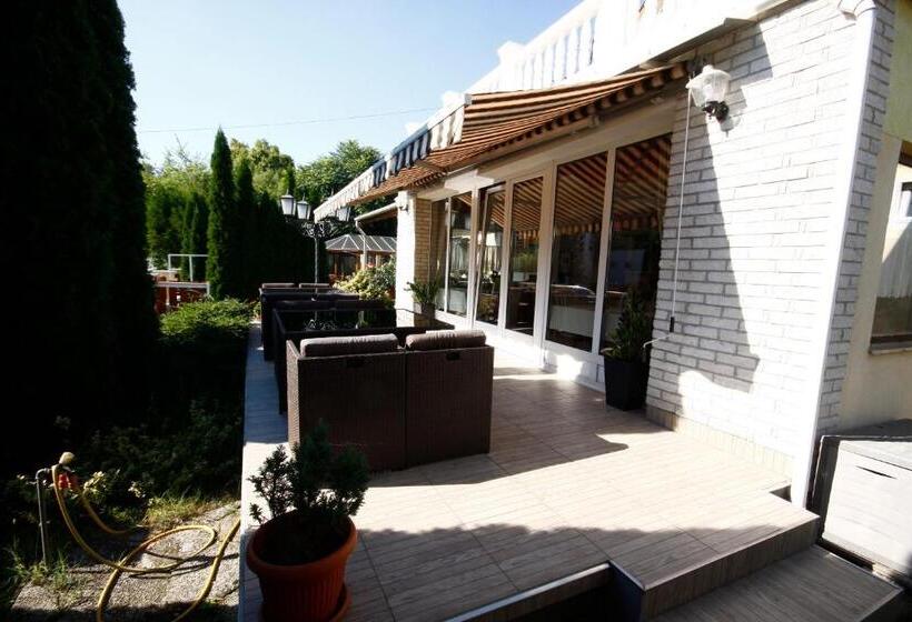 فندق Parti Panzió