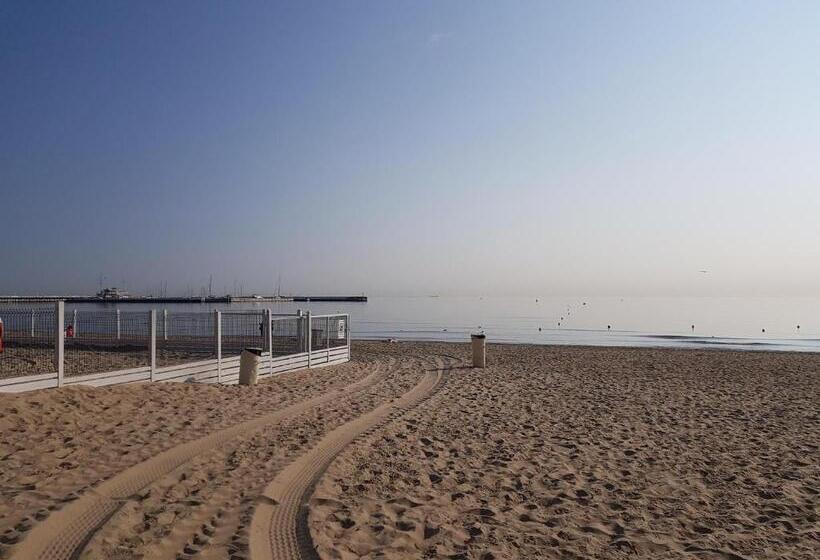 هتل Pensjonat Eden