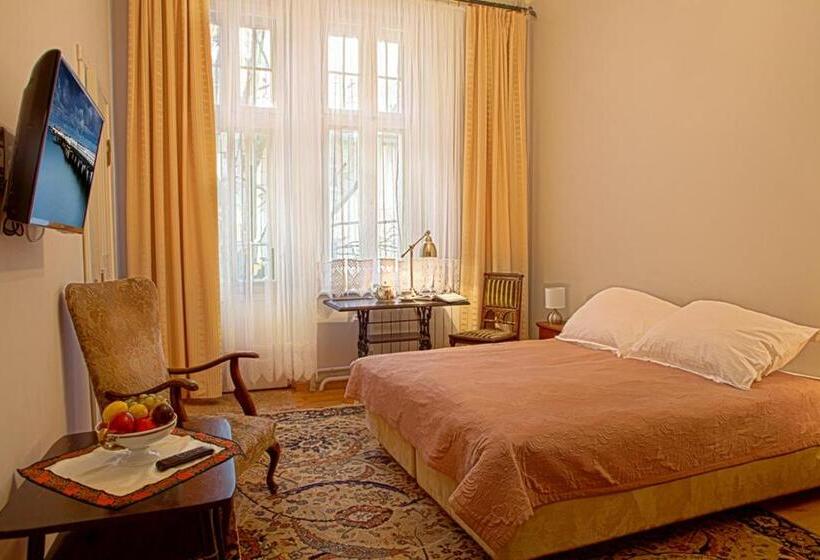 هتل Pensjonat Eden