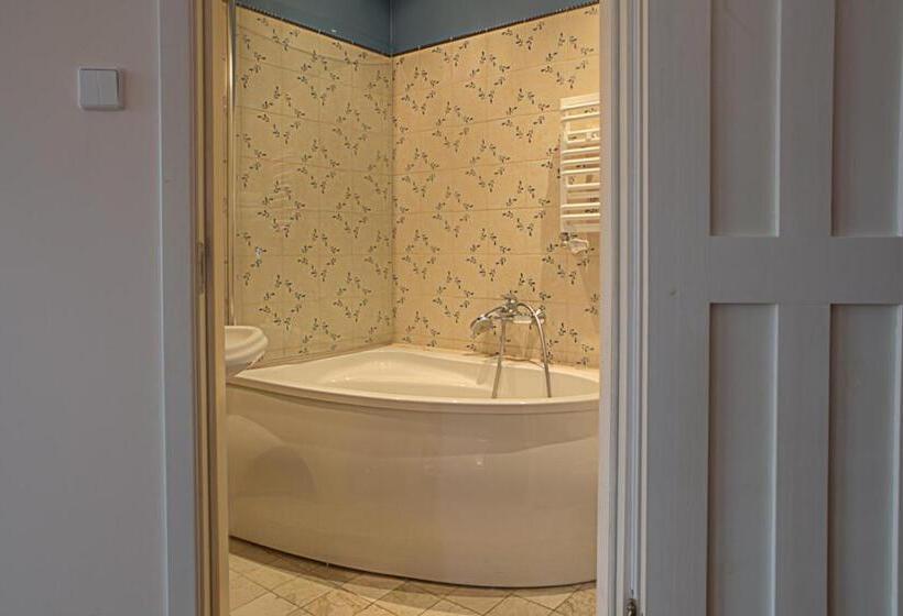 هتل Pensjonat Eden