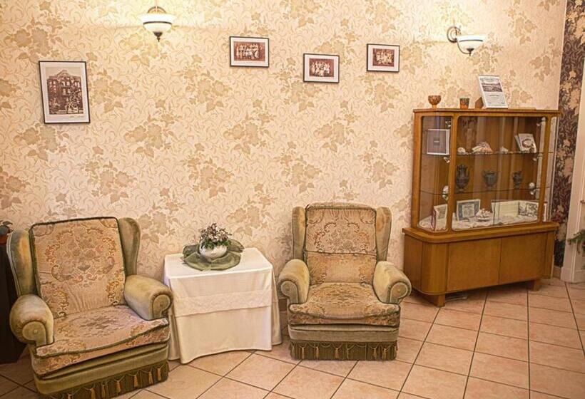 هتل Pensjonat Eden