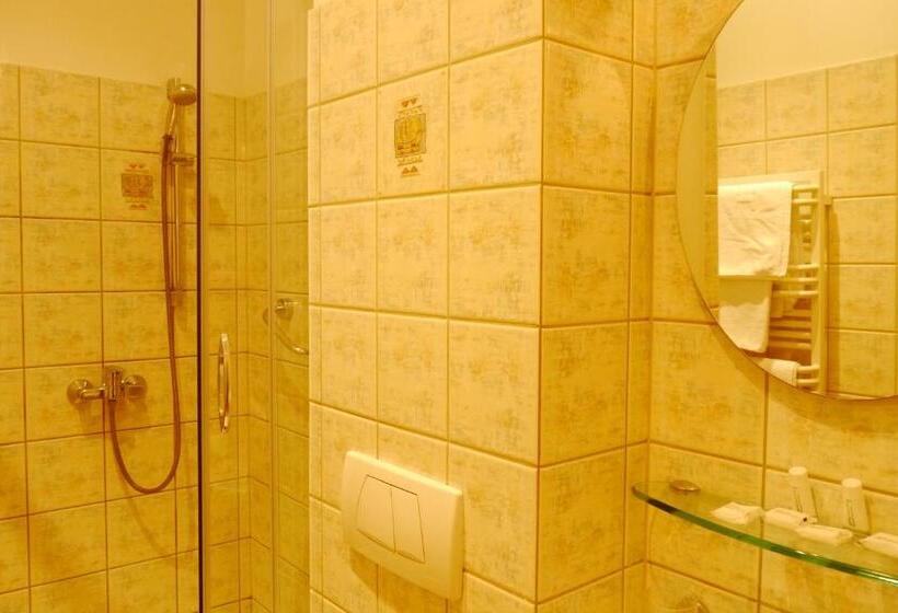 هتل Pensjonat Eden