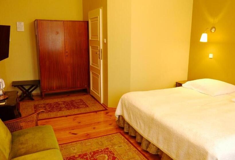 هتل Pensjonat Eden