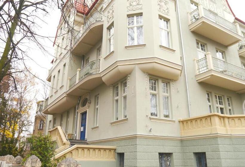 هتل Pensjonat Eden