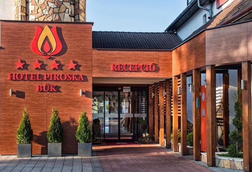 هتل Piroska