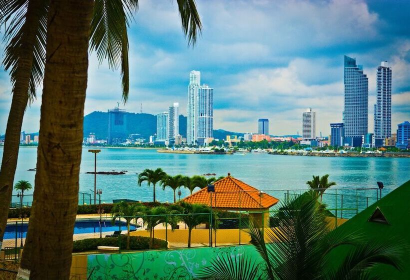 Отель Plaza Paitilla Inn