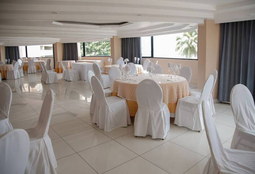 Отель Plaza Paitilla Inn