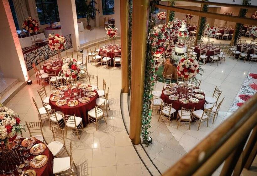 Отель Plaza Paitilla Inn