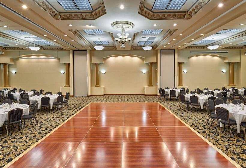 Radisson Hotel El Paso Airport