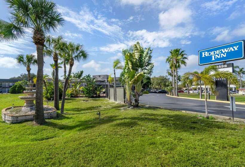 בית מלון כפרי Rodeway Inn Clearwaterdunedin